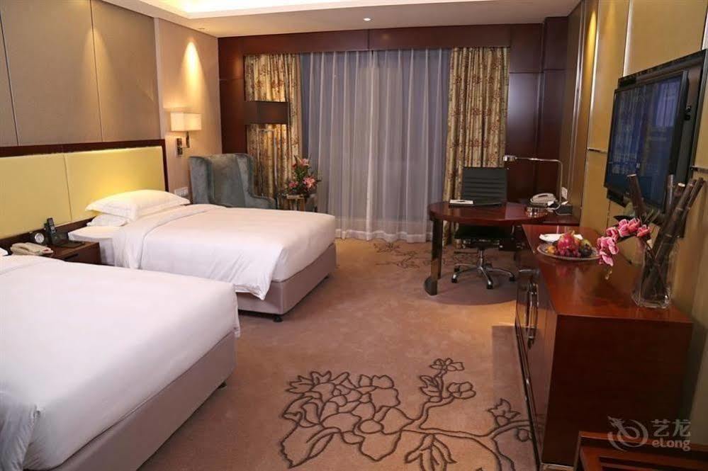 Guangzhou Changfeng Gloria Plaza Hotel Exterior photo